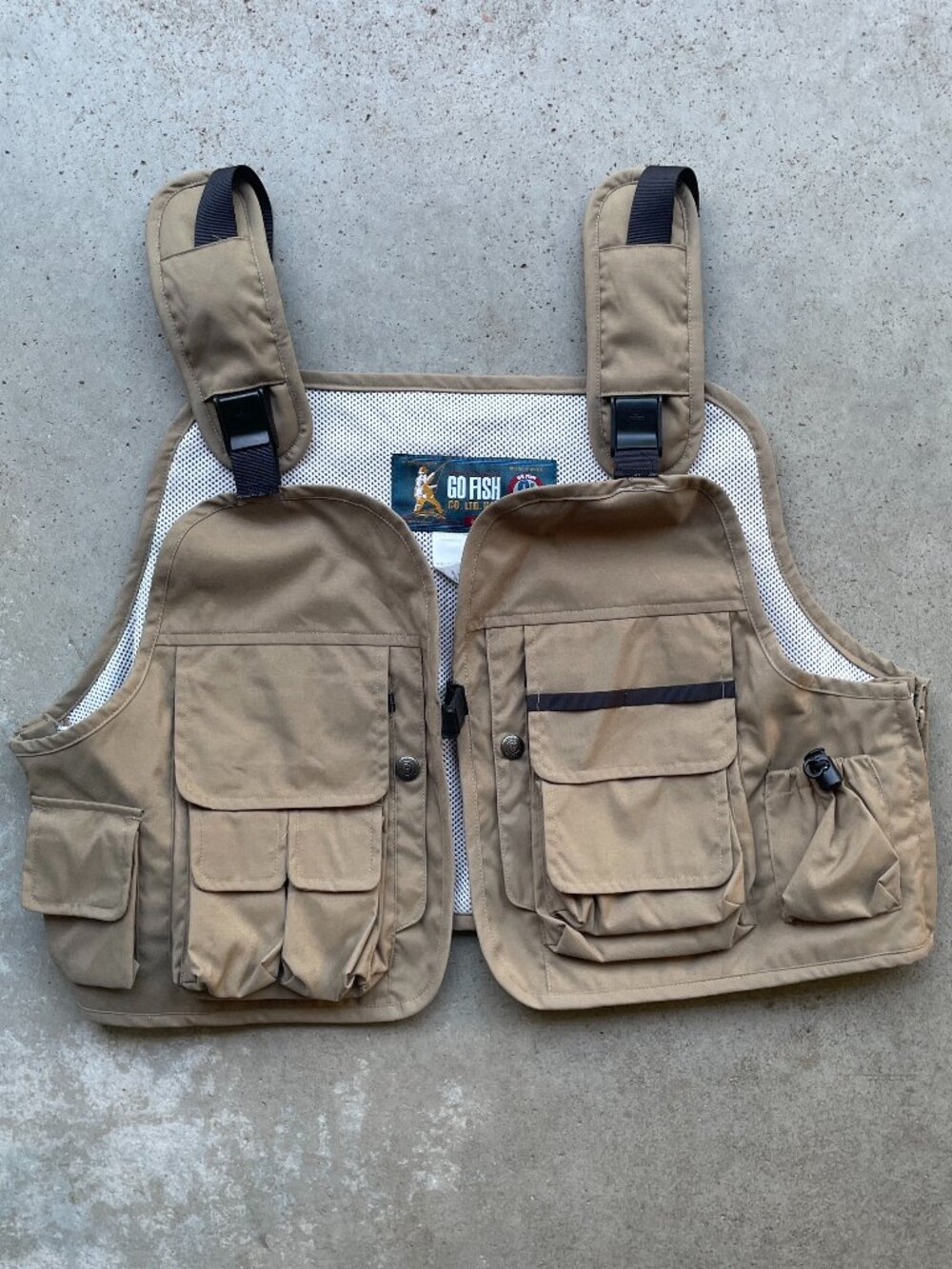 Vintage Fly Fishing Vest GO FISH Men's Size Large Multi-Pocket Beige